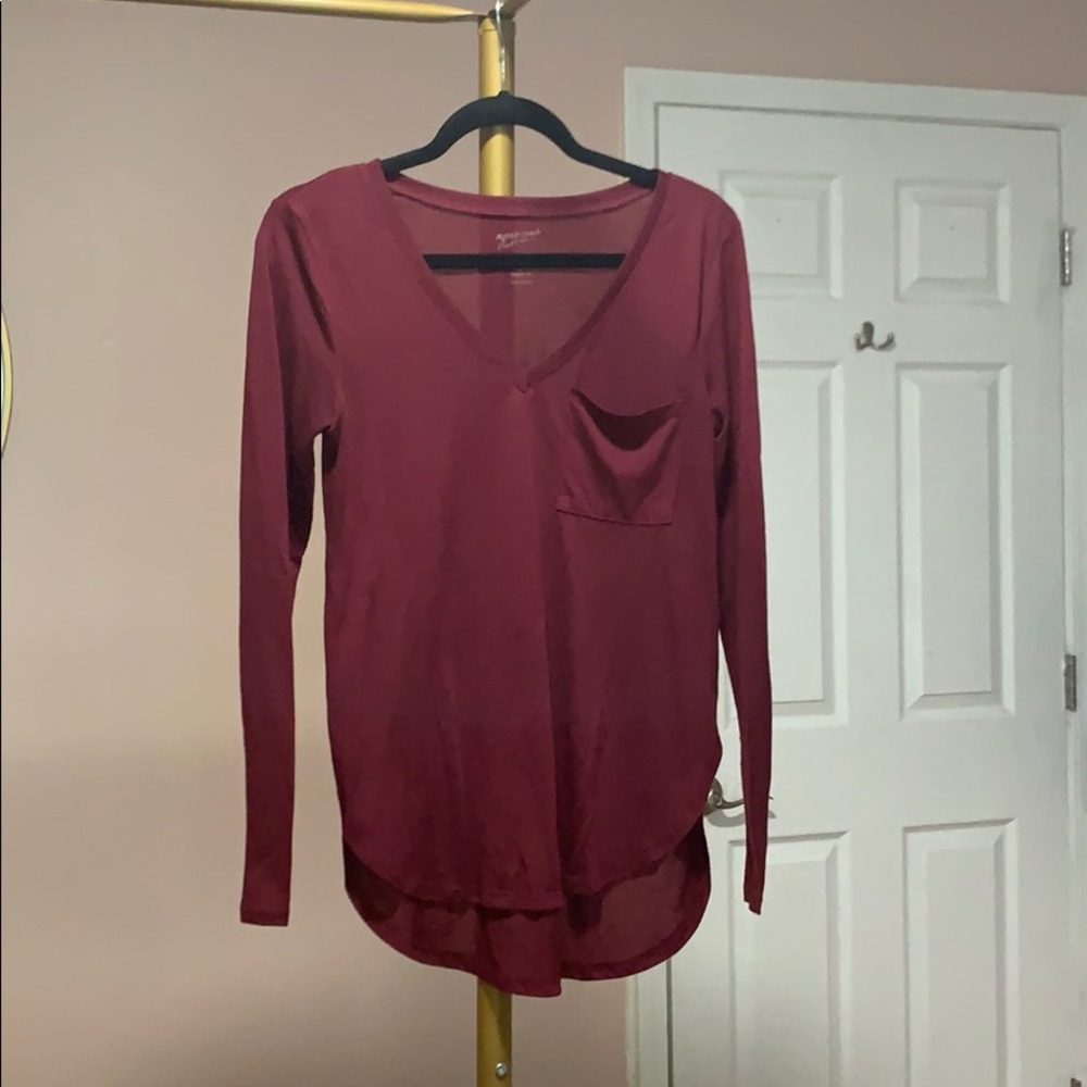 Burgundy v-neck longsleeve shirt